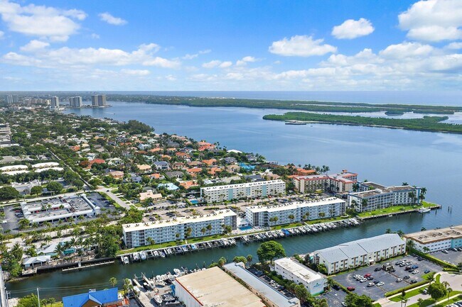 Building Photo - 108 Paradise Harbour Blvd