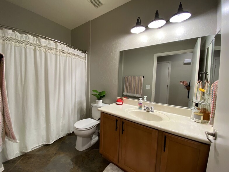 Building Photo - 4685 Apulia Dr