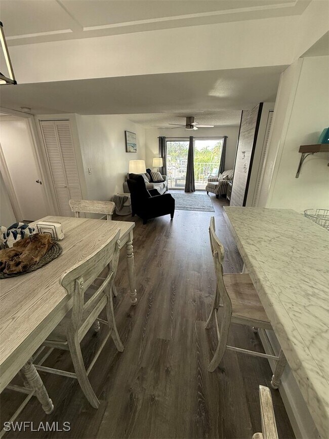 Building Photo - 2875 Palm Beach Blvd