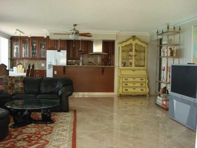 Building Photo - 4020 Galt Ocean Dr