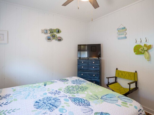Building Photo - OFF-SEASON MONTHLY BEACH LIVING AWAITS!