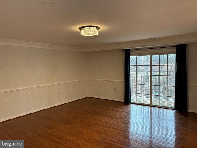 Building Photo - 501 Garrison Woods Dr