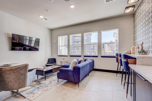 Building Photo - 185 Polaris Pointe