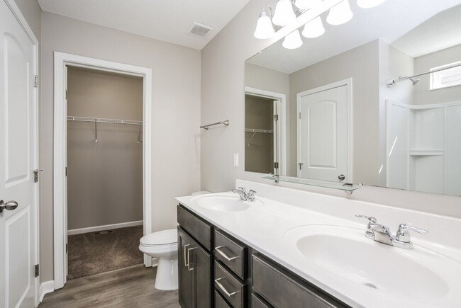 Building Photo - 5926 Tully Cross Dr