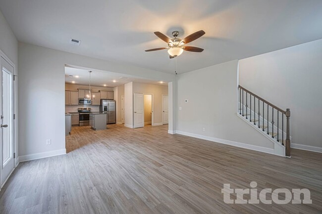 Building Photo - 501 Slyfox Ln