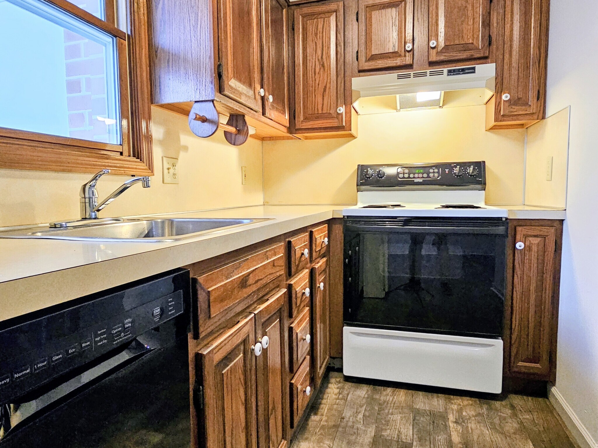 Building Photo - 11 Oriole Dr