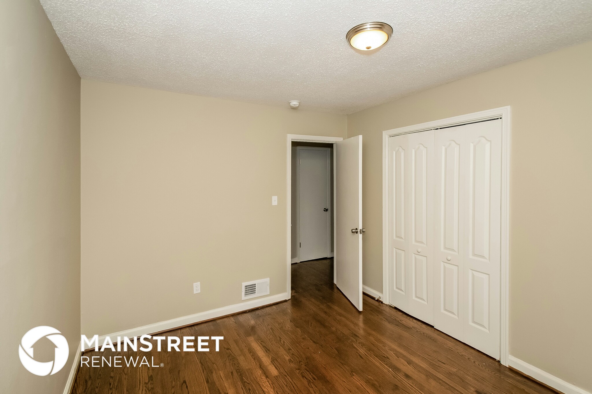 Building Photo - 204 14th Ct NW