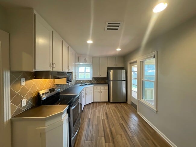 Building Photo - Beautiful 2 Bed / 1 Bath Home – Prime Location