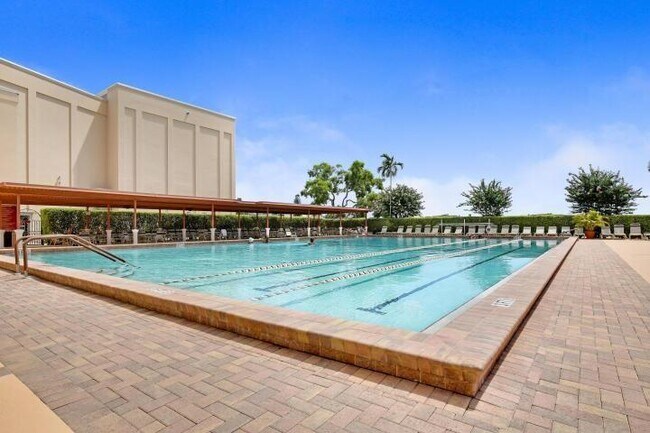 Building Photo - 4058 Ainslie Dr