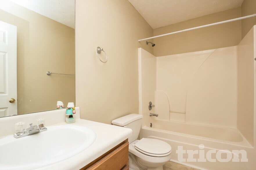 Building Photo - 4247 Gray Raptor Ct