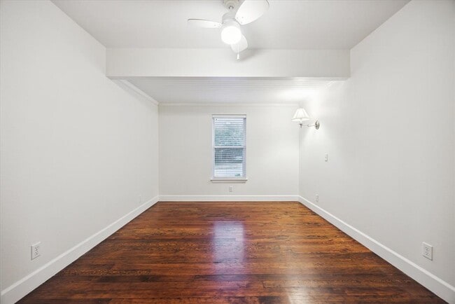 Building Photo - 1804 E 39th St