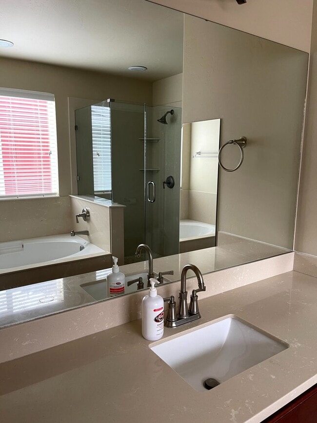 Building Photo - Beautiful Midvale Townhome for rent!