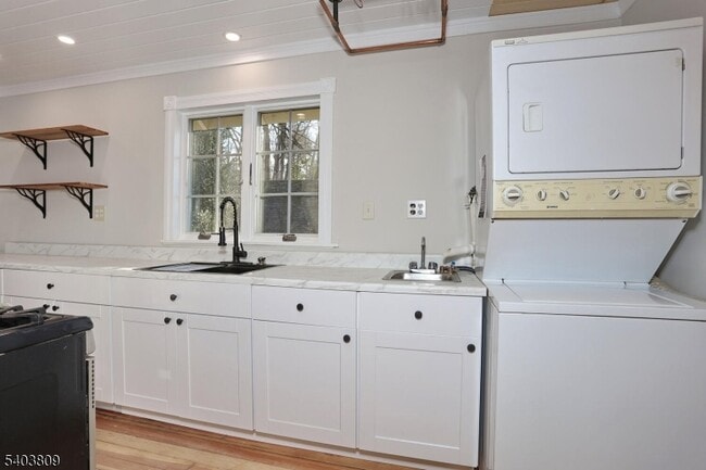 Building Photo - 140 Cupsaw Dr