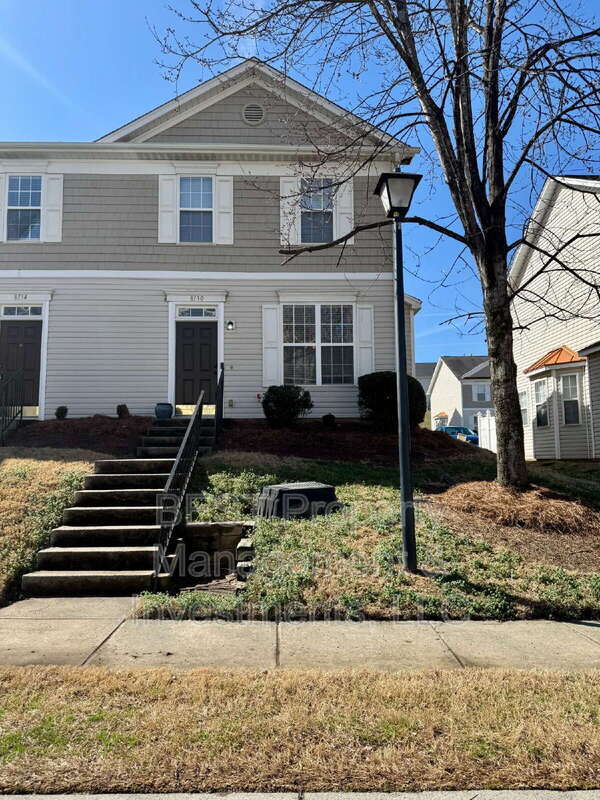 Building Photo - 8130 Kings Creek Dr