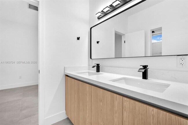 Building Photo - 919 NW 55th St