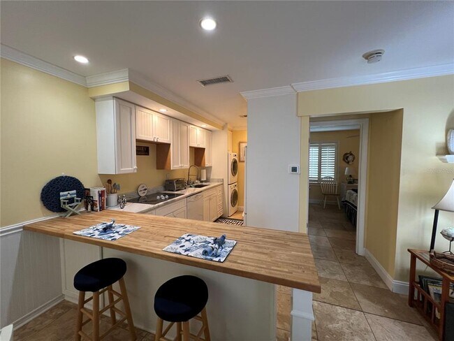 Building Photo - 5164 Beach Dr SE