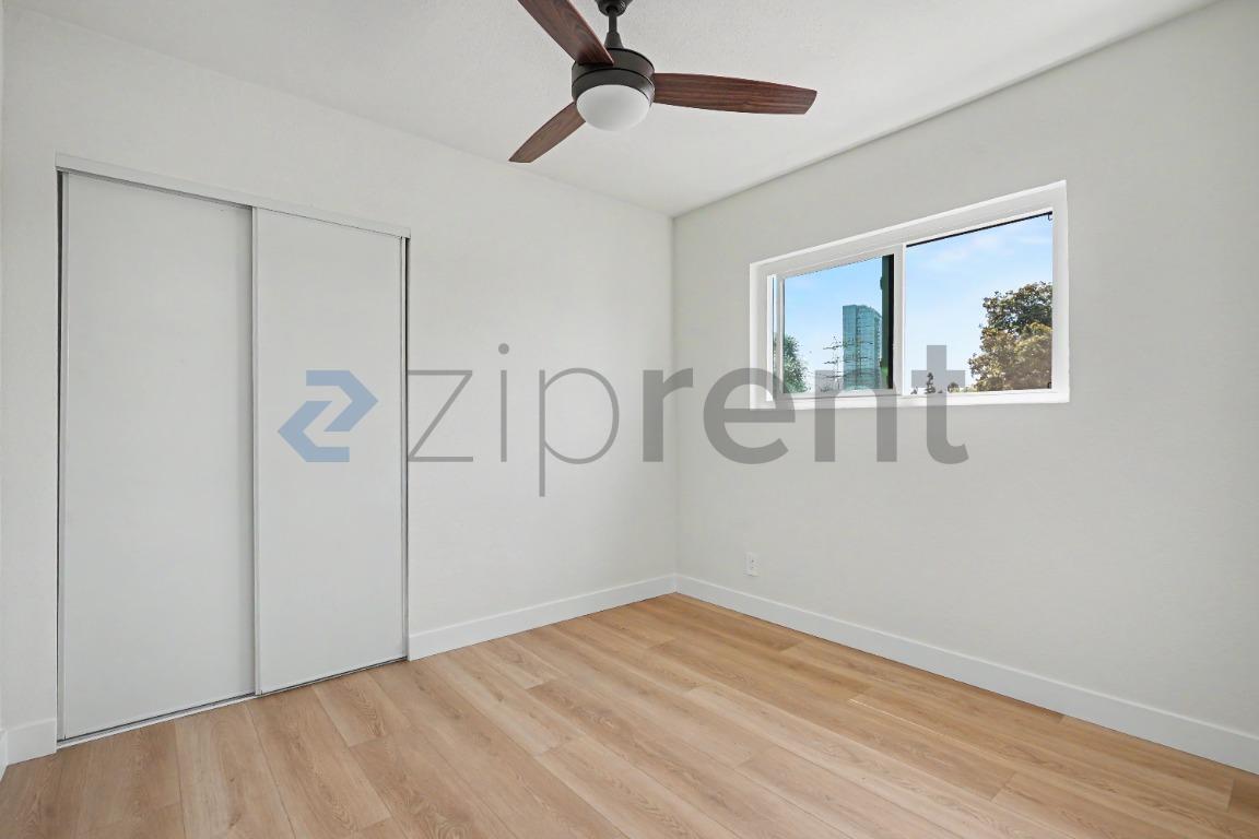 Building Photo - Unit 3
