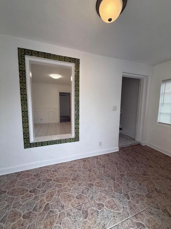 Building Photo - 818 9th St