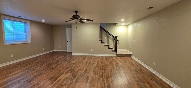 Building Photo - 414 Appletree Ct