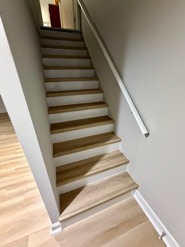 Building Photo - 1917 Wareham Rd