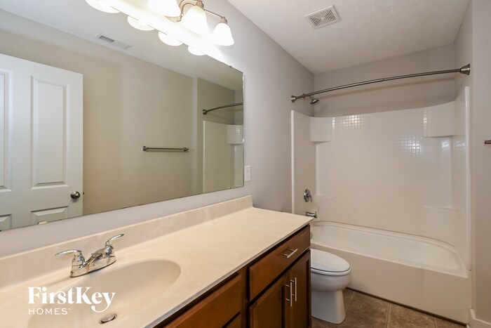 Building Photo - 607 Albermarle Dr