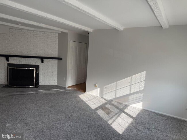 Building Photo - 10 ROBERT TREAT PAINE