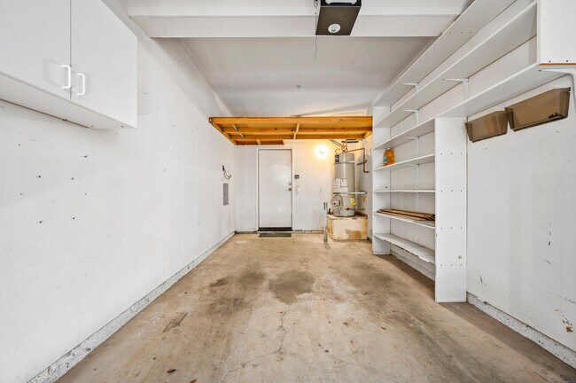 Building Photo - 2726 Dunstan Dr