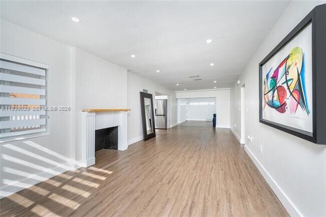 Building Photo - 3077 SW 5th St