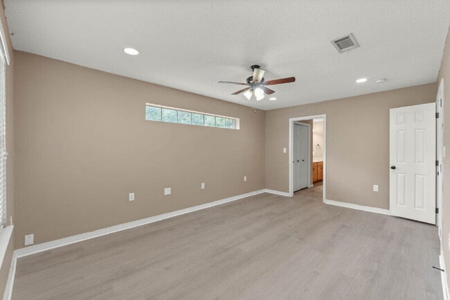 Building Photo - 5590 Buck Ward Rd
