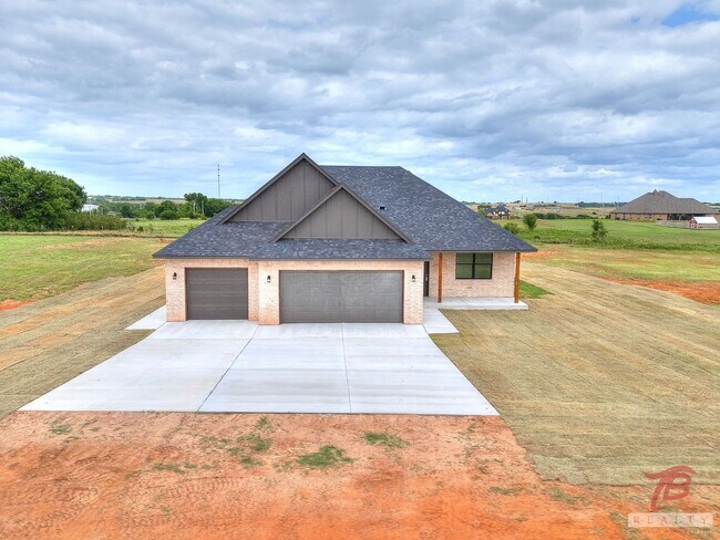 Building Photo - 1321 Chisholm Trail