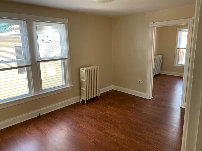 Bed 1 - 143 N Potomac St