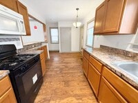 Building Photo - 2 BED, 1 BATH BEAUTIFIL SINGLE-FAMILY HOME IN EUCLID!
