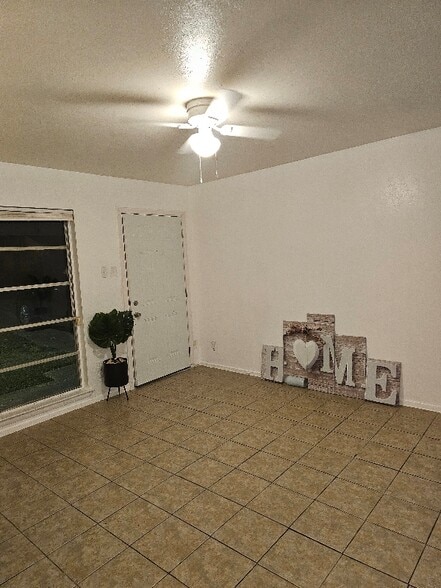 Building Photo - 4011 Happy Canyon Dr