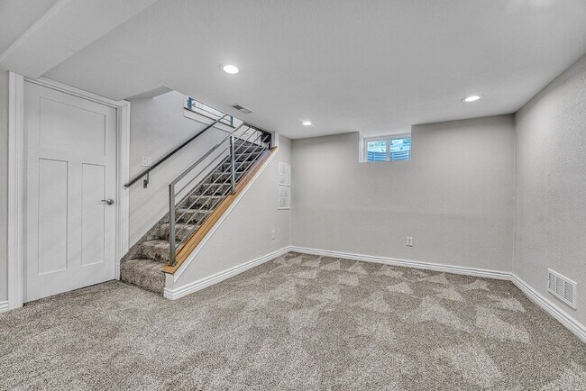 Building Photo - $3,595.00, $300 OFF First Months' Rent - 4 Bedroom, 3 Bath, Single Family Home in Denver with Fin...