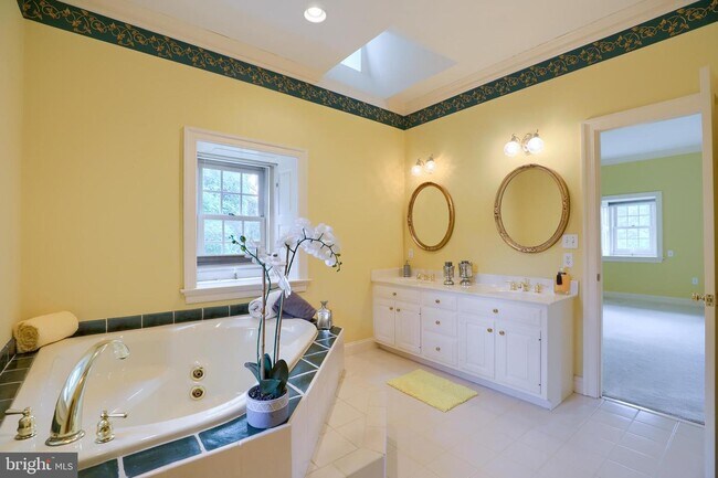 Building Photo - 1886 Conard Rd