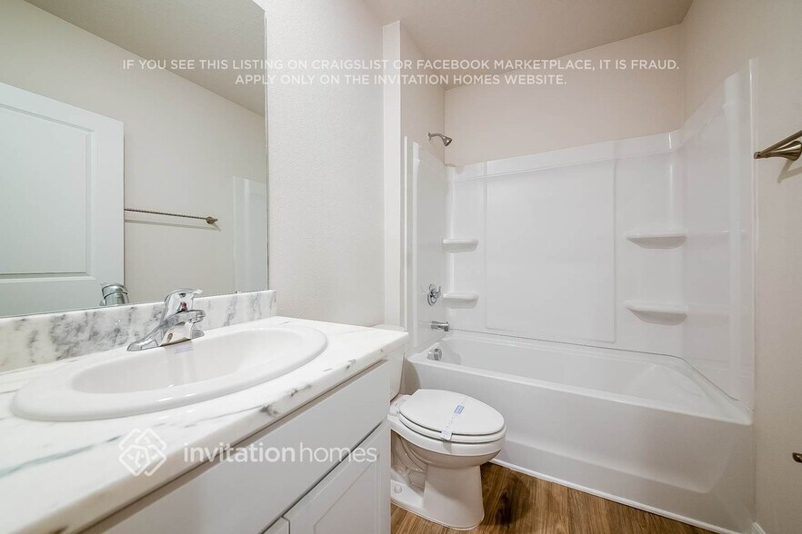 Building Photo - 8032 Majestic Palms Ct