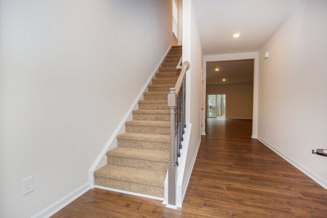 Building Photo - 538 King Clover Ln