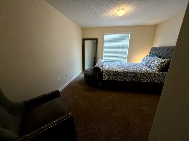 Building Photo - 3,261 SF Fully Furnished 5-Bed Gem | Just Bring Your Suitcase!