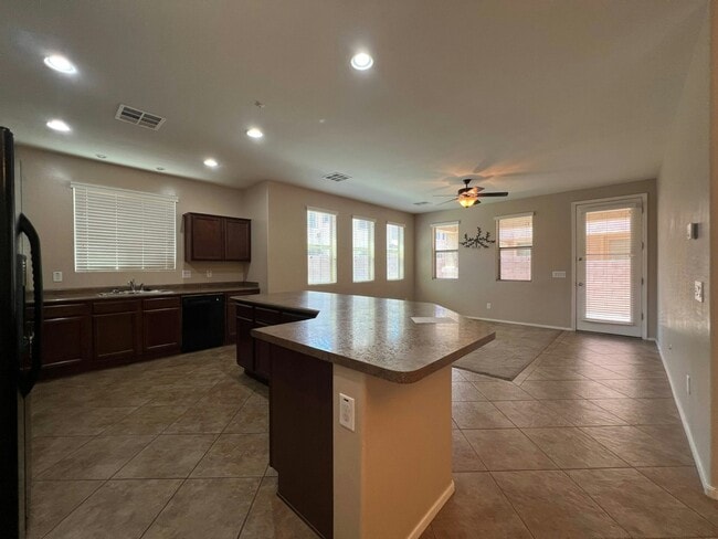 Building Photo - 3239 E Virgil Dr