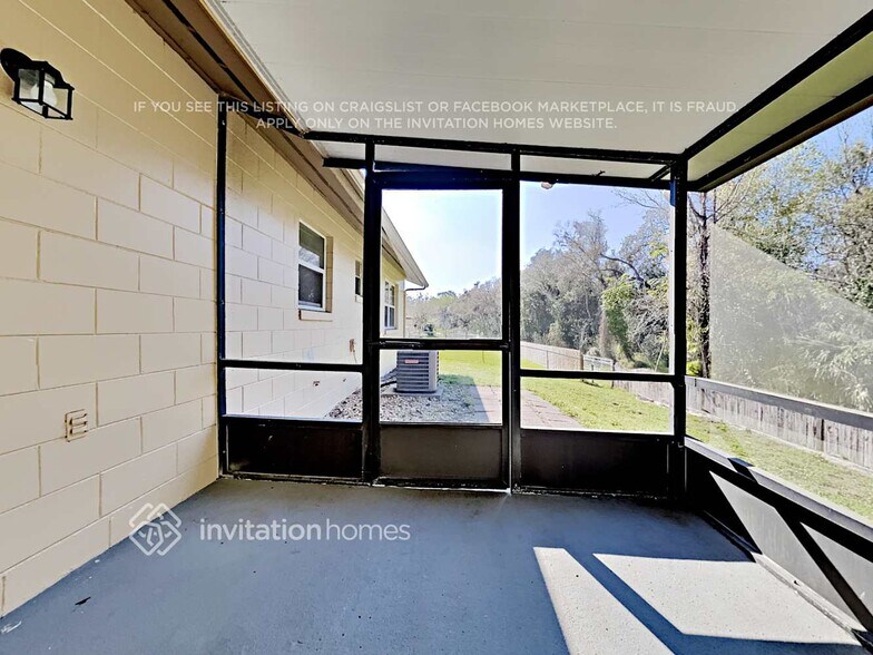 Building Photo - 439 Meander Dr N