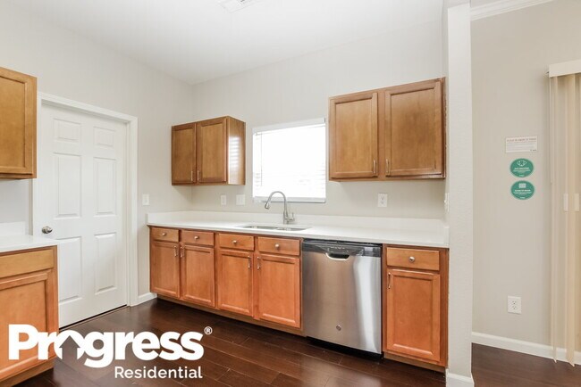 Building Photo - 910 Willow Wind Dr