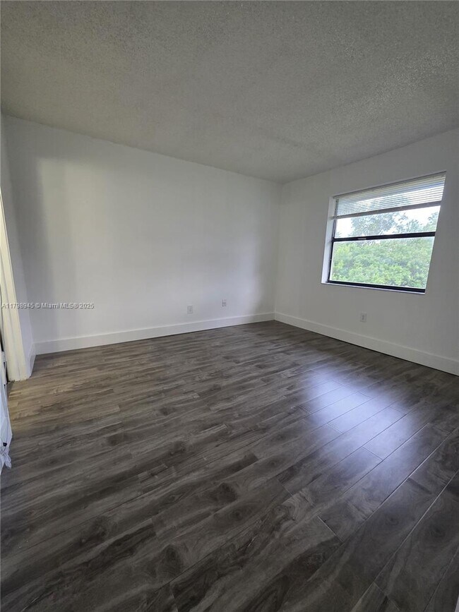 Building Photo - 7670 SW 152nd Ave