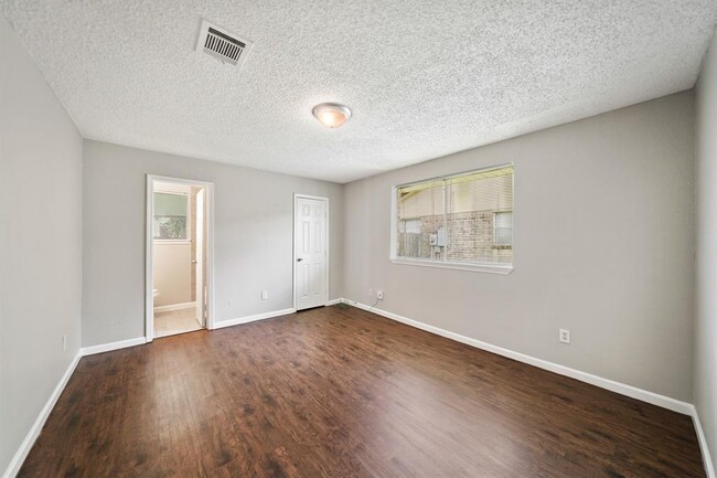 Building Photo - 11506 Fruitwood Dr