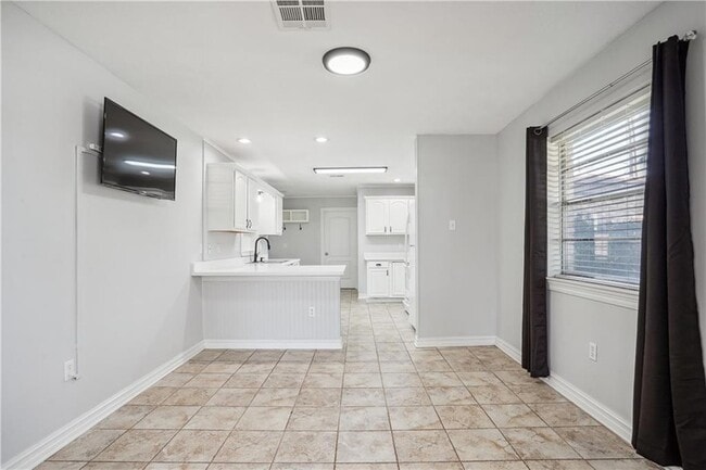 Building Photo - 2 Schill Ave