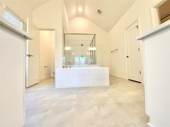 Building Photo - 247 Du Bois Ln