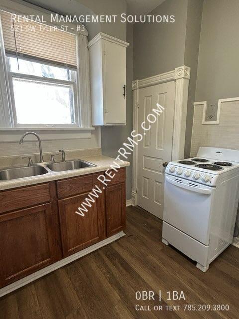 Building Photo - 521 SW Tyler St