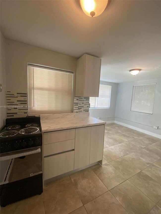 Building Photo - 1 bedroom in Miami FL 33161