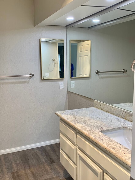 Bedroom #2 Bathroom - 5665 Friars Rd