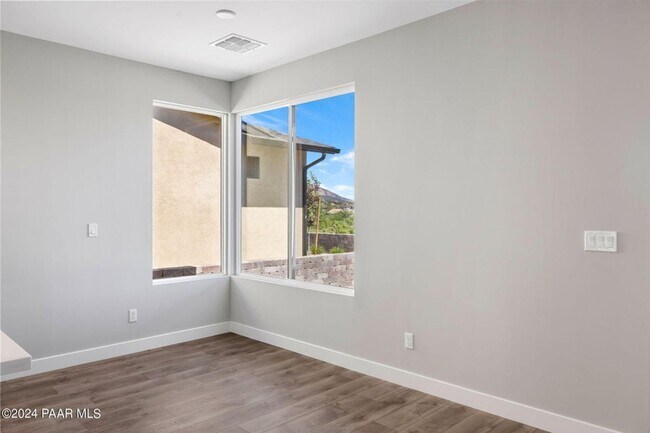 Building Photo - Beautiful Home in a Stunning 55+ Community...