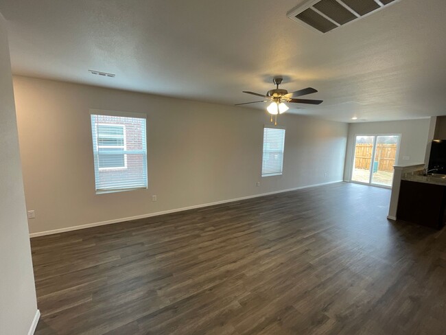 Building Photo - *Pre-leasing* Three Bedroom | Two Bath Hom...